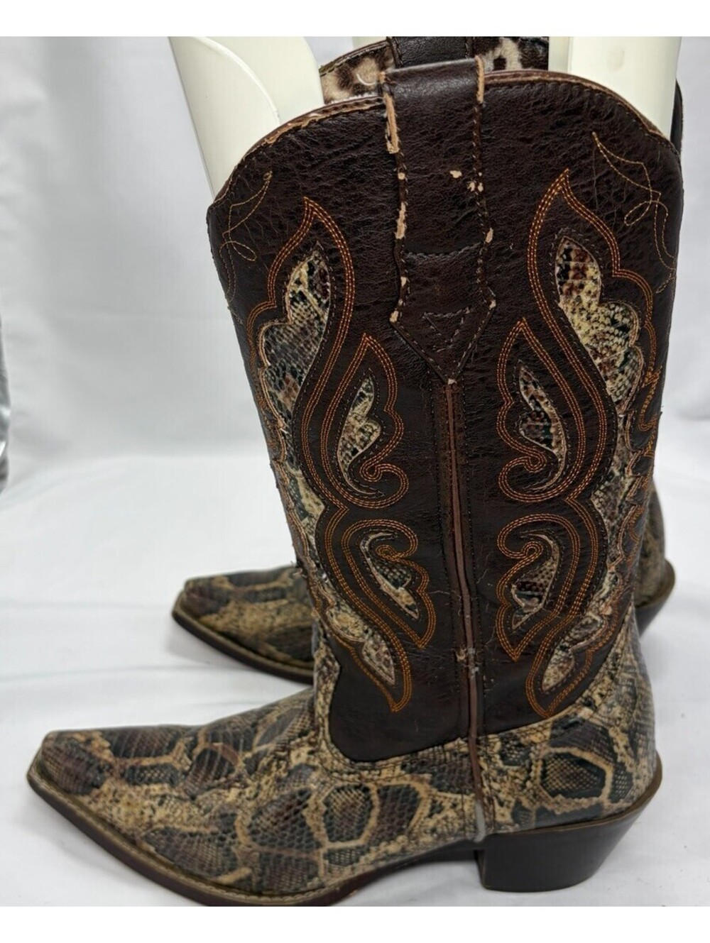 Laredo Cowboy Western Boots Snake Design Women’s Size 8 SEE PICS FOR WARE